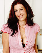 housewife at home text sex